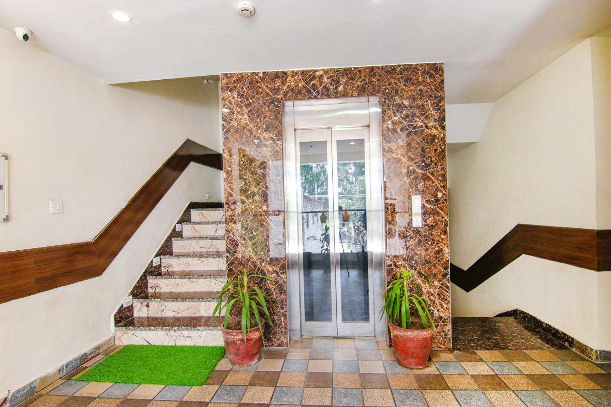 Fabhotel Lime Wood Mohali Exterior photo