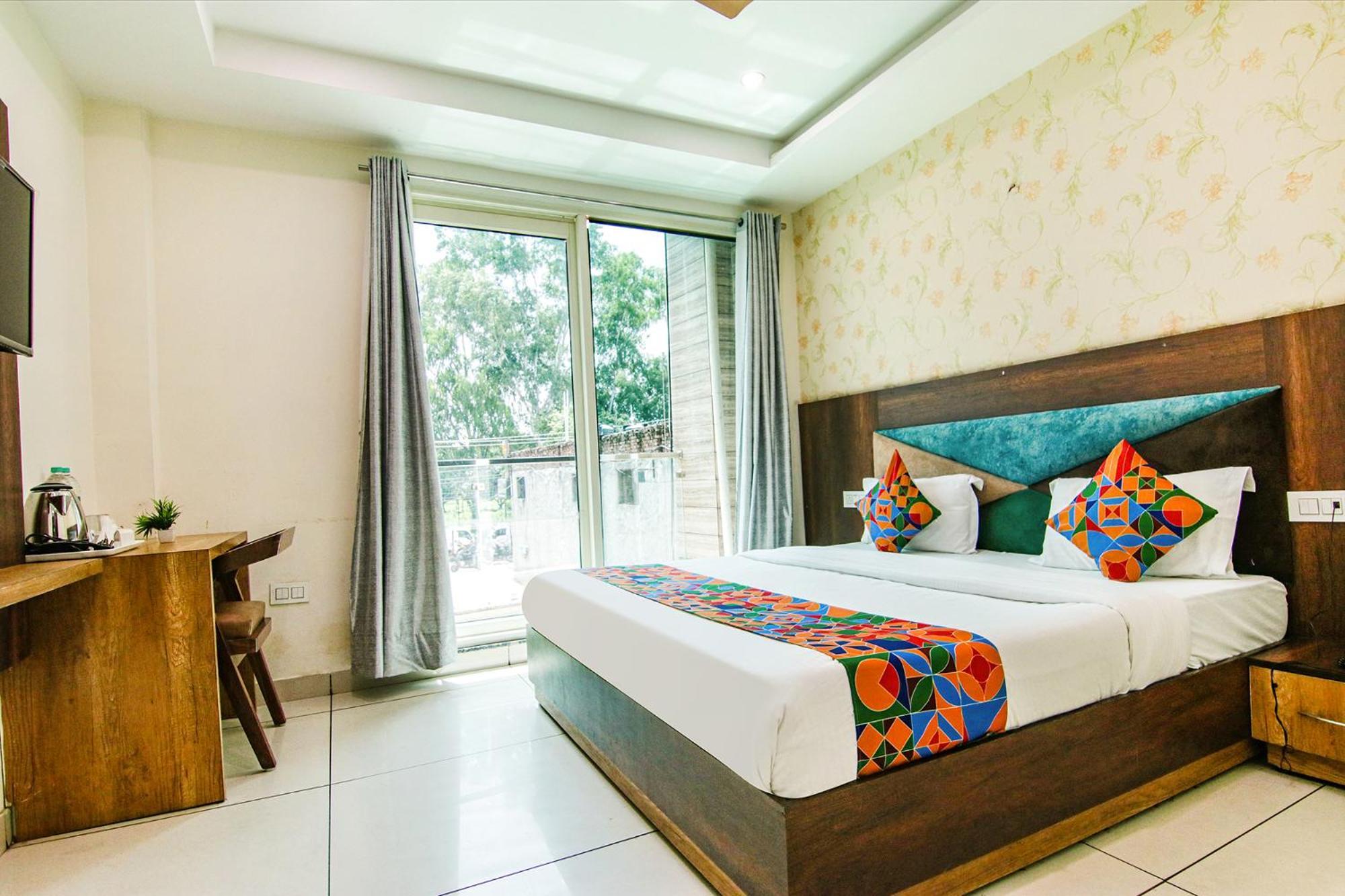 Fabhotel Lime Wood Mohali Exterior photo